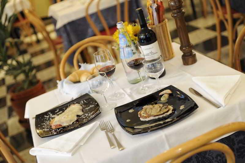 Hotel Bertusi 포레타테르메 외부 사진