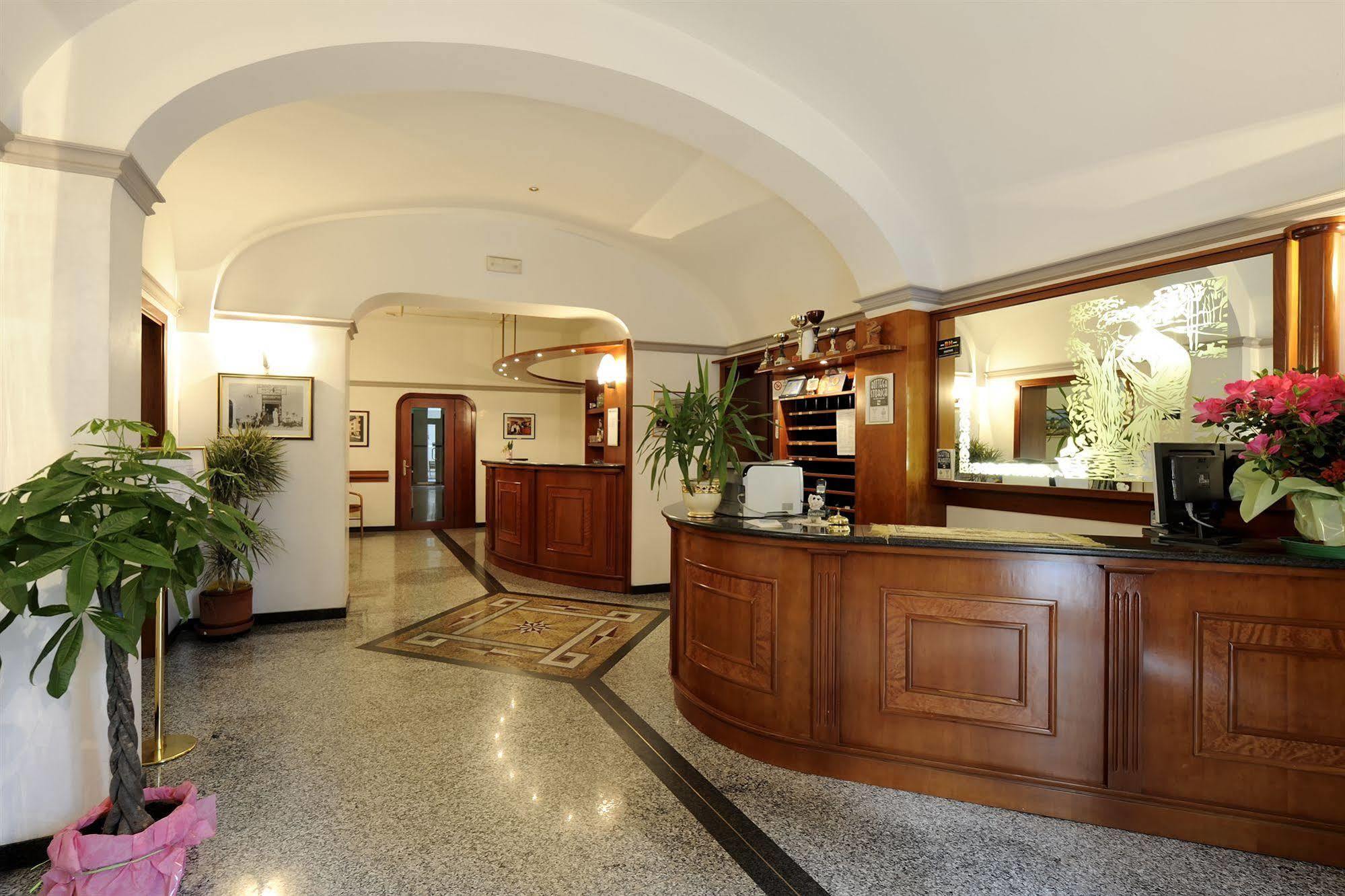 Hotel Bertusi 포레타테르메 외부 사진