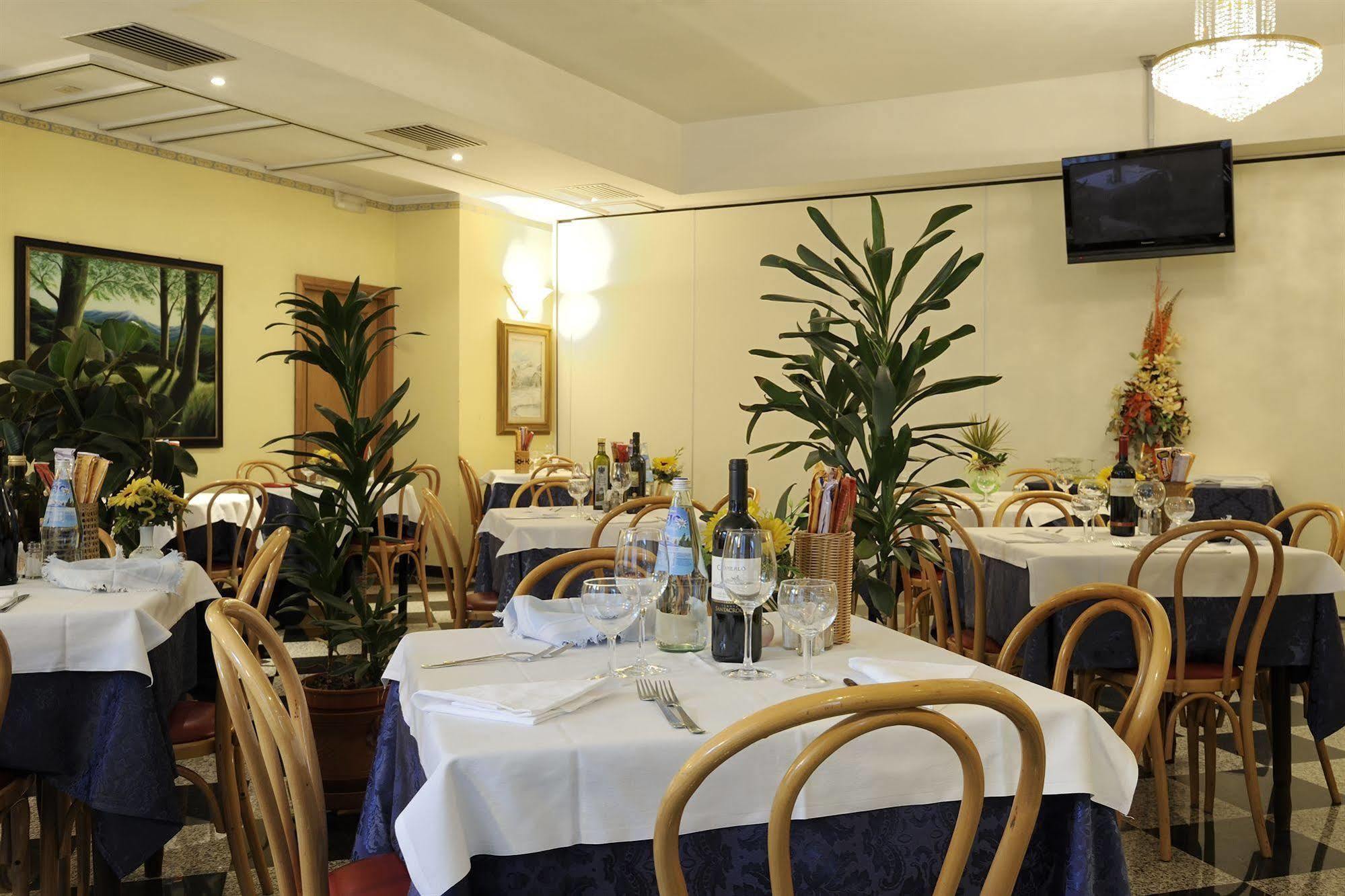 Hotel Bertusi 포레타테르메 외부 사진
