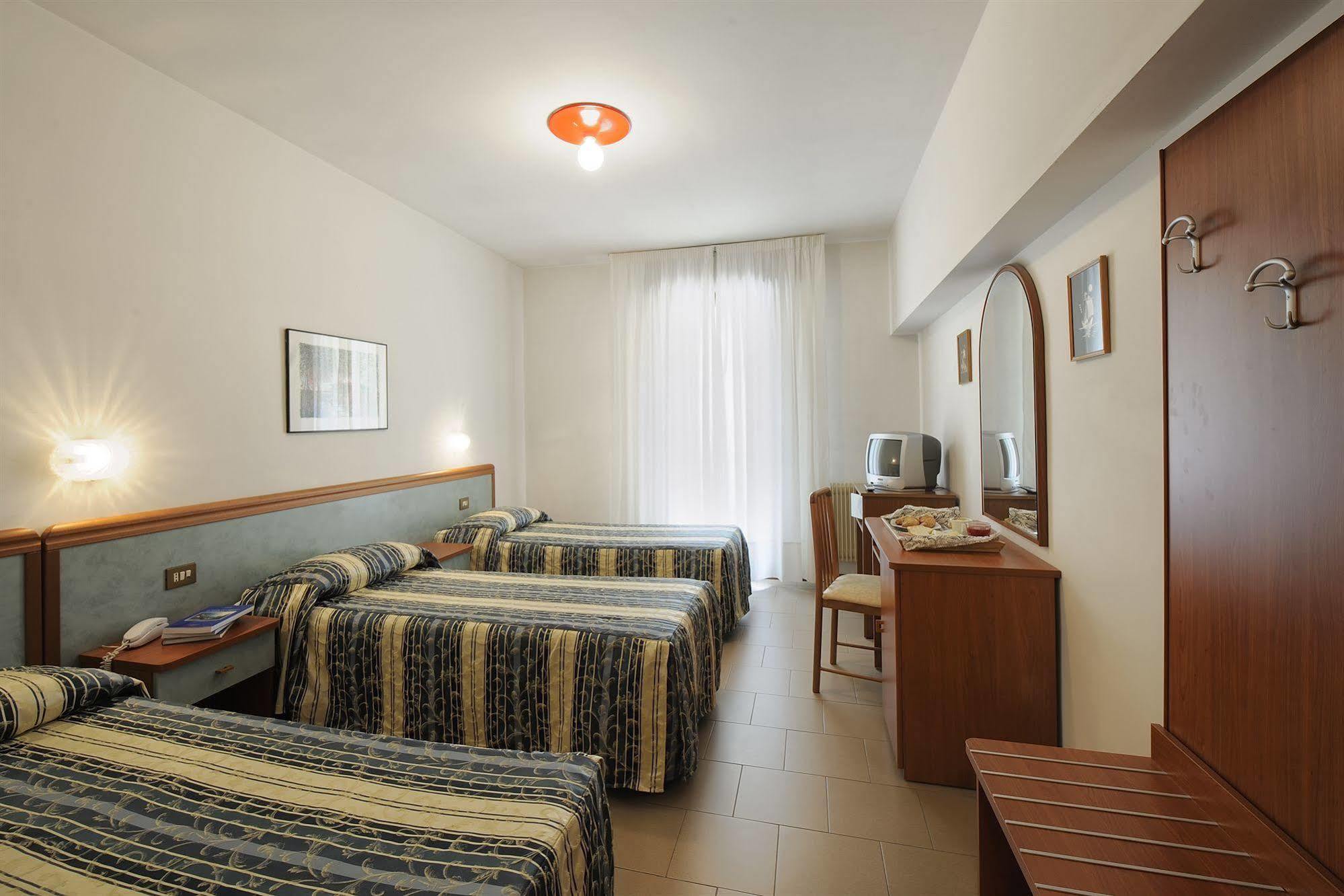 Hotel Bertusi 포레타테르메 외부 사진