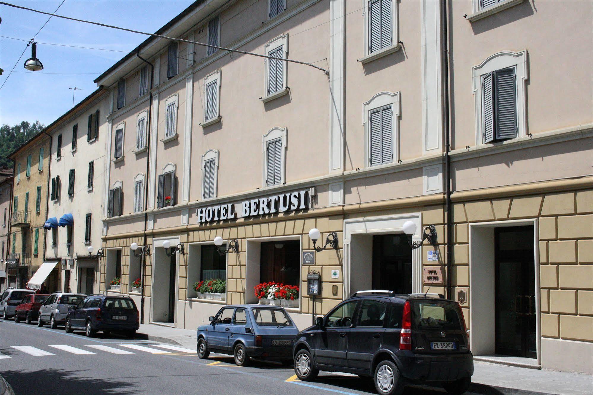 Hotel Bertusi 포레타테르메 외부 사진