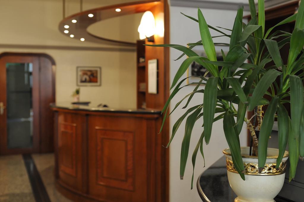 Hotel Bertusi 포레타테르메 외부 사진