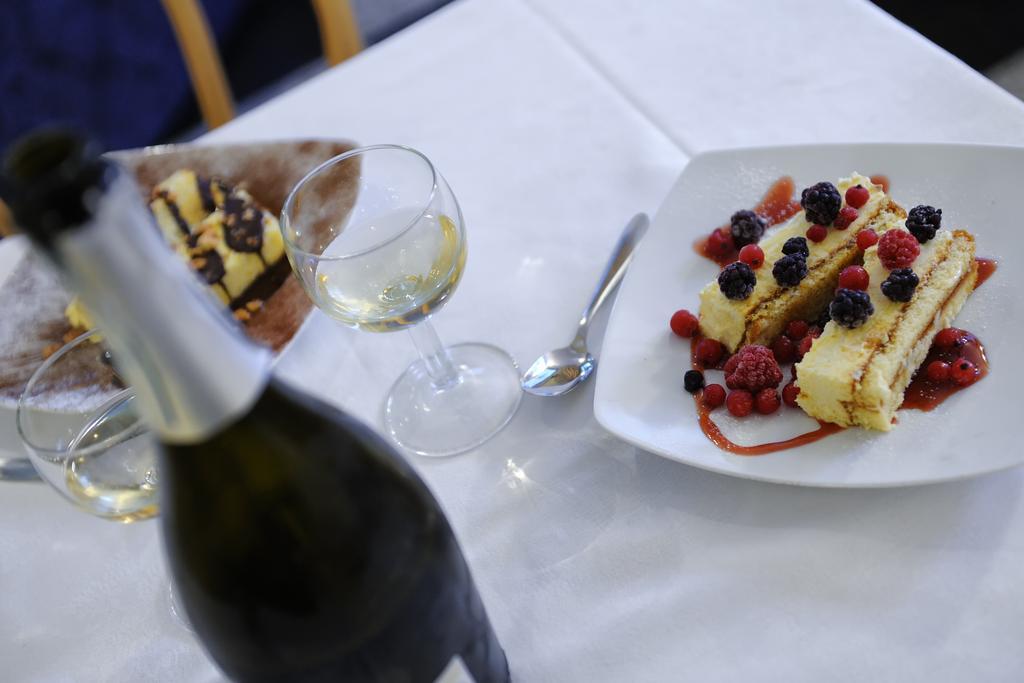 Hotel Bertusi 포레타테르메 외부 사진